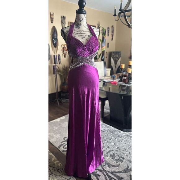 Faviana couture , Stunning, purple gown with side cut outs and Beautiful beading - Picture 1 of 16